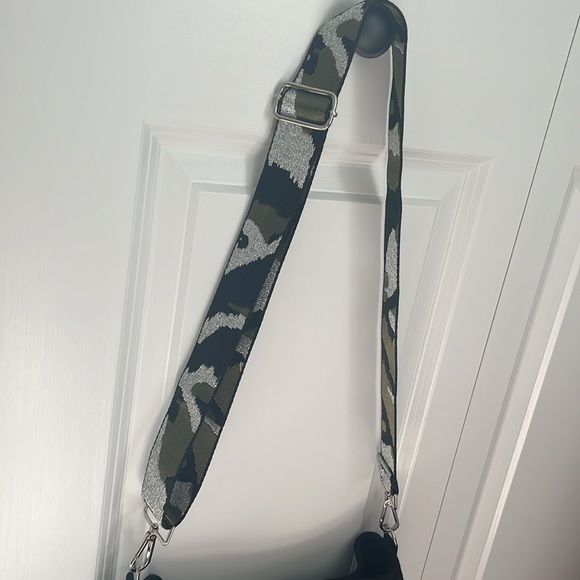 Messenger Bag in Black Neoprene - Picture 3 of 9